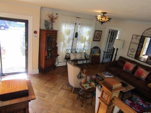 224-01 Fairbury Ave, Jamaica, NY 11428-1924
