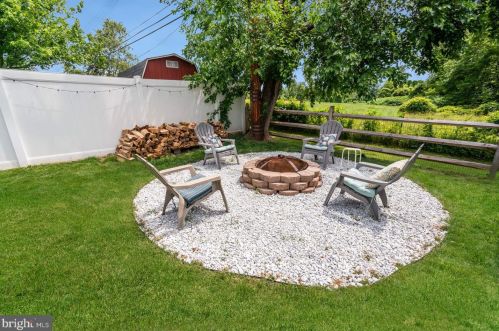 1009 Willow St, Southampton PA  18966-3435 exterior