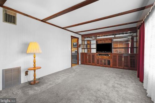215 Collingswood Rd, Fairless Hills, PA 19030-1303