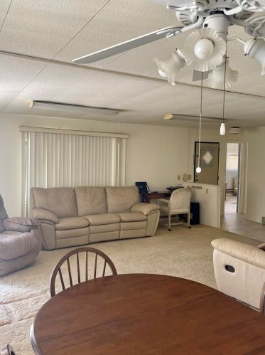 24 Silver Oak Dr, Fort Pierce, FL 34952-8565