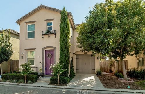 3512 Journey Way, Clovis, CA 93619-8036