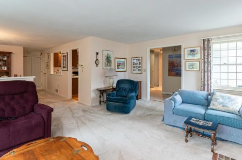 34 Atherton Ln, Amherst NH  03031-3066 exterior