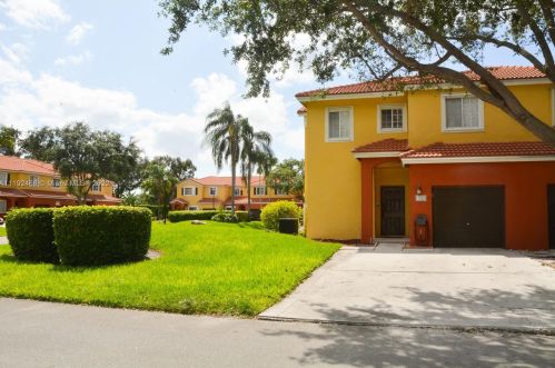 1990 103rd Ter, Hollywood FL  33025-1797 exterior