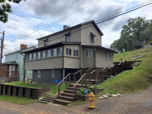 415 Blue Jay Dr, Canonsburg, PA 15317-5639