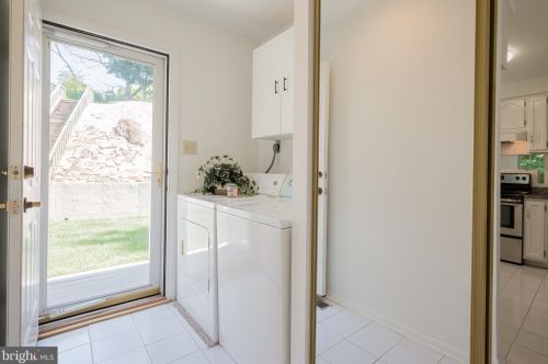 253 Pond Dr, Hockessin DE  19707-9241 exterior