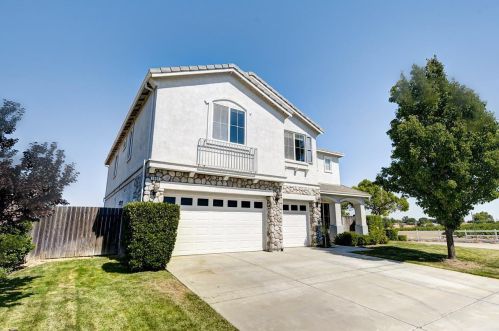 1900 Cinnamon Ridge Dr, Oakley, CA 94561-1557