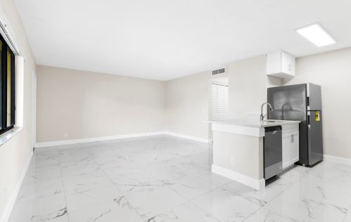 712 Meadows Cir, Boynton Beach FL  33436-8927 exterior