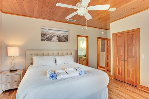 1820 Sunset Dr, Saint George Island FL  32328-3120 exterior