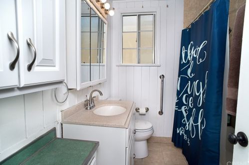 13102 Vultee Ave, Bellflower CA  90706-2023 exterior