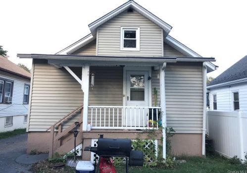 39 Bennett St, Middletown, NY 10940-6410