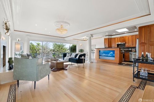 3 Skyline Dr, Daly City, CA 94015-4529