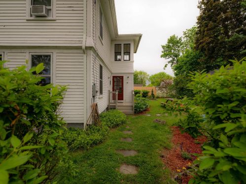 15 Pearl St, Dover NH  03820-3146 exterior