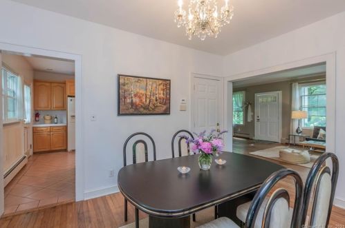 98 Kings Dr, Southport CT  06890-1209 exterior