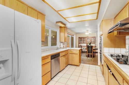 2422 Chapman St, Lomita CA  90717-2311 exterior