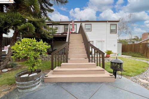 470 N St, Benicia CA  94510-2821 exterior