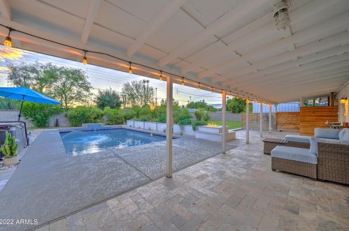 7814 11th Ave, Phoenix AZ  85021-7113 exterior