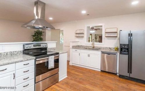 7015 Magnolia St, Beaufort SC  29906-6857 exterior