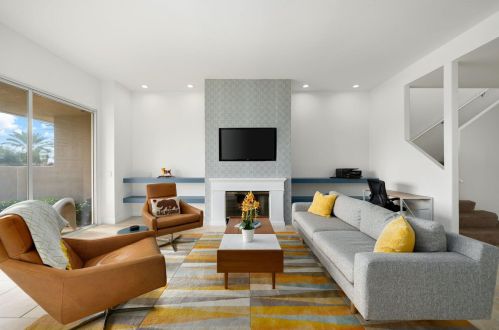 8 Oak Tree Dr, Rancho Mirage CA  92270-1612 exterior