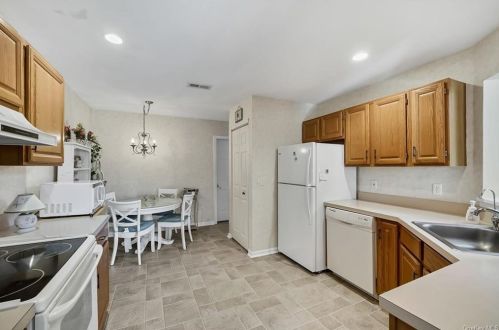 45 Deer Crossing Dr, Fishkill NY  12524-1365 exterior