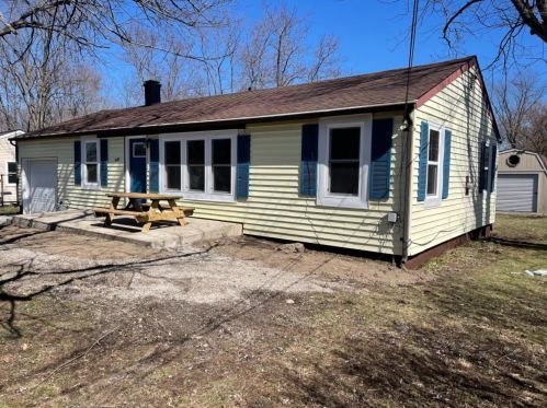 305 Ben Butler St, Hebron, IN 46341-8735