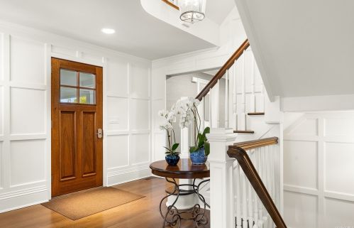 1 Beach Ln, West Hampton Beach, NY 11978-2733