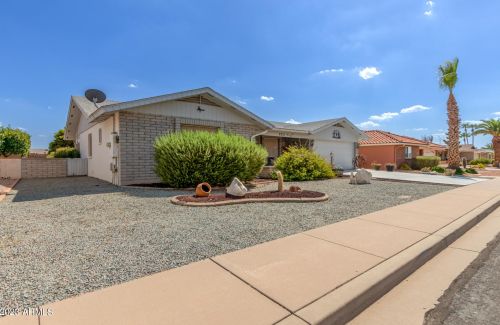 8221 Meseto Ave, Mesa, AZ 85209-5226