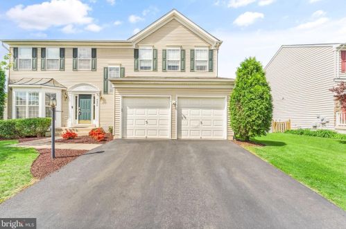 8484 Lanier Overlook Ct, Bristow, VA 20136-1179