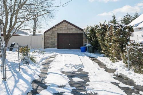 278 Little East Neck Rd, Babylon, NY 11702-3222