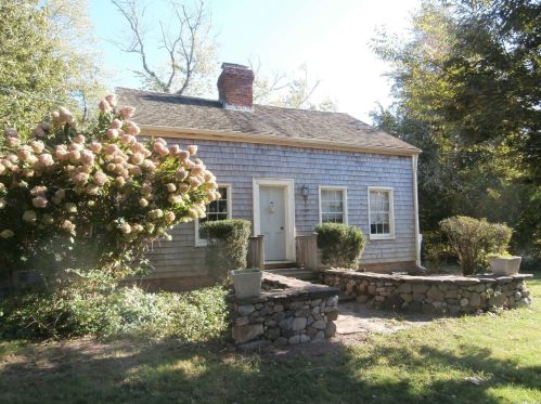 150 Baywater Ave, Southold, NY 11971-4540