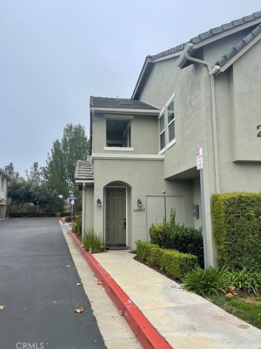 24047 Avocado Ln, Santa Clarita CA  91354-1855 exterior