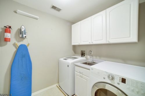 27 Twombly Ct, Morristown NJ  07960-5503 exterior