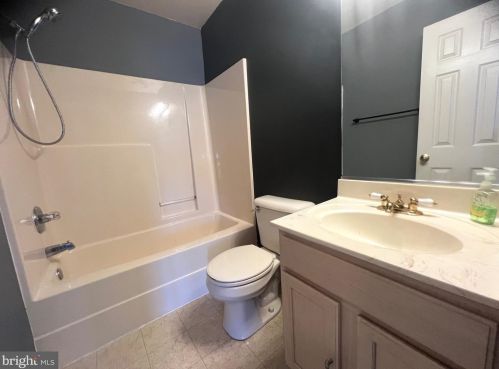 3704 Alberta Dr, Fredericksburg VA  22408-7714 exterior