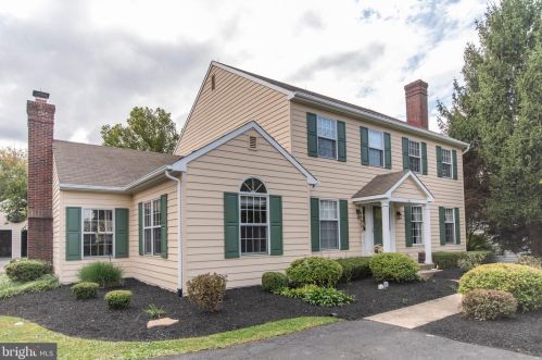 140 Cloverly Dr, Southampton, PA 18954-1906