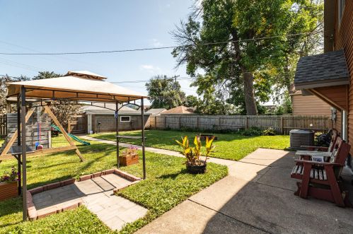 1222 Kane St, La Crosse, WI 54603-2530
