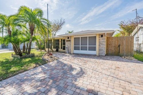 7226 Fairfax Dr, Port Richey, FL 34668-5717