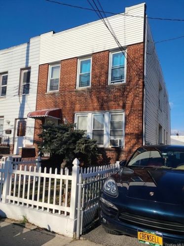 2879 Dill Pl, Bronx, NY 10465-2419