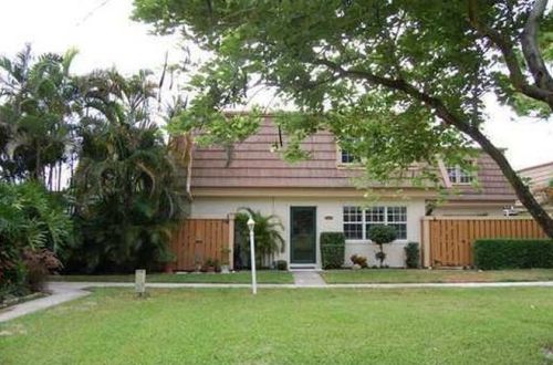 4356 Hazel Ave, West Palm Beach, FL 33410-2633