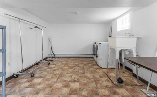 17 Hickory Dr, Oakland NJ  07436-2519 exterior