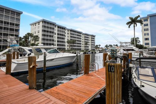 1 Harbourside Dr, Delray Beach FL  33483-5126 exterior