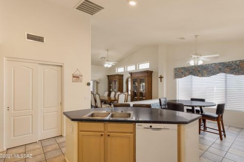 63396 Cat Claw Ln, Tucson AZ 85739-1267 exterior