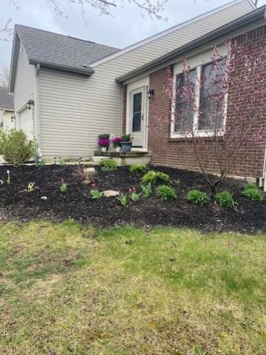 1293 Creekview Dr, Marysville, OH 43040-8533