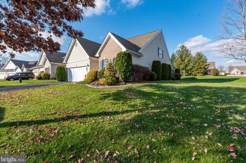 172 Glenmoor Cir, Easton, PA 18045-2179