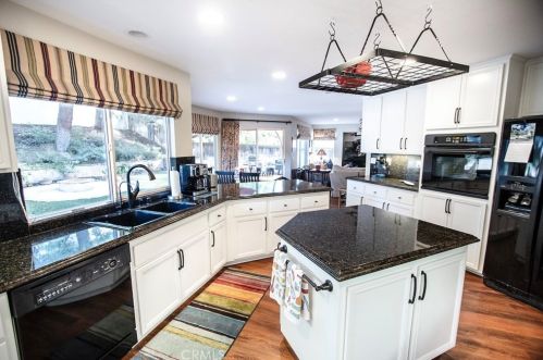 28518 Deer Springs Dr, Santa Clarita, CA 91390-4218