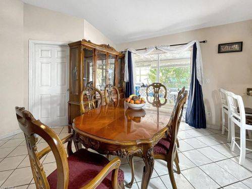 3433 Seagrape Ave, Naples, FL 34104-4020