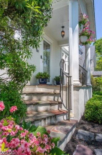 44 Clinton Rd, Glen Ridge, NJ 07028-2429