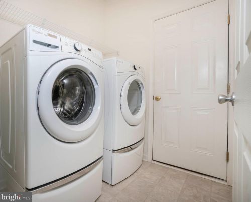 24 Grissom Dr, Bear DE  19701-6848 exterior