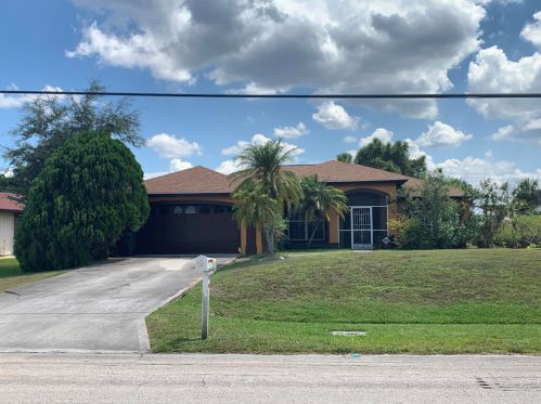 190 Essex Dr, Fort Pierce, FL 34946-1229
