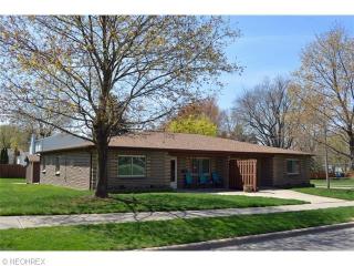 1320 Betana Ave, Akron, OH 44310-2648