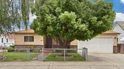 223 Mission St, Lodi, CA 95240-5318