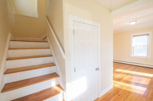 321 Narragansett St, Providence RI  02905-4144 exterior